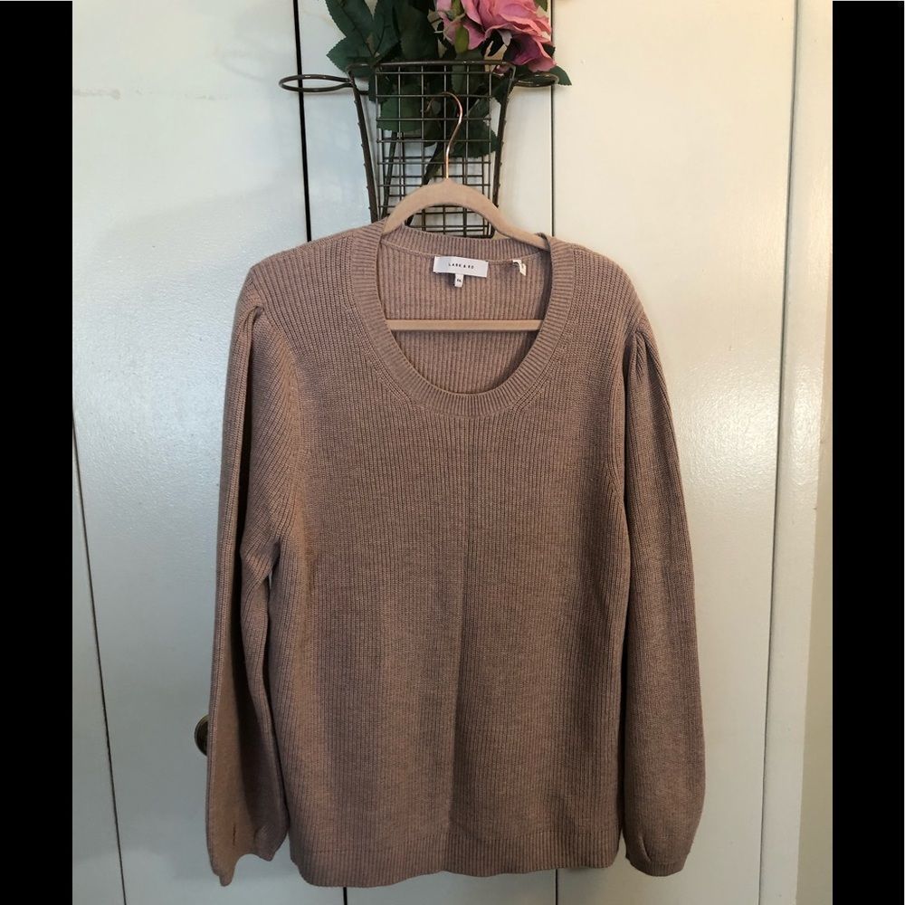 Lark & Ro Bubble sleeve scoop neck sweatshirt🤍